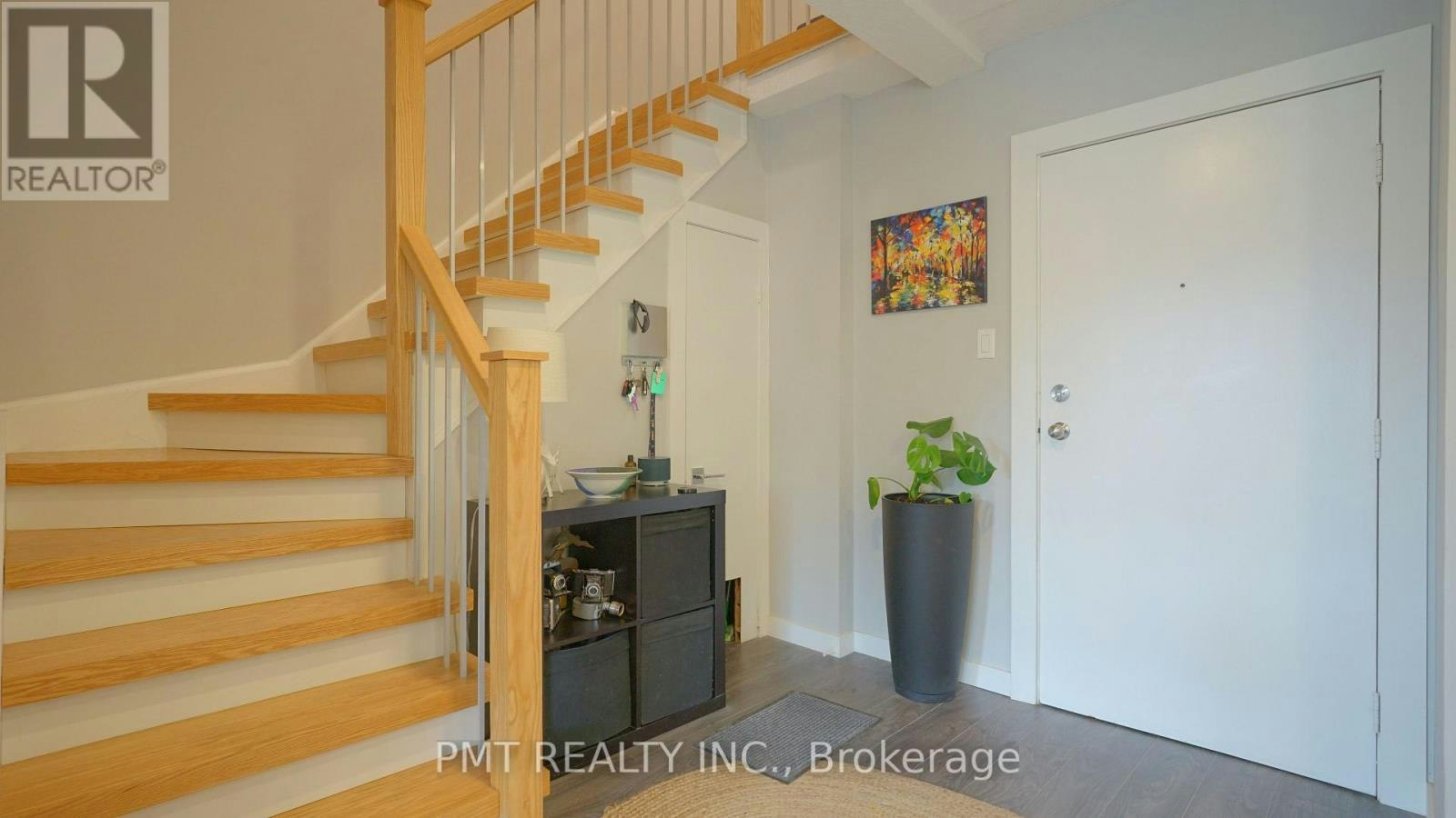 203-10 Cooper Street, Cambridge, ON, N3C 2N2