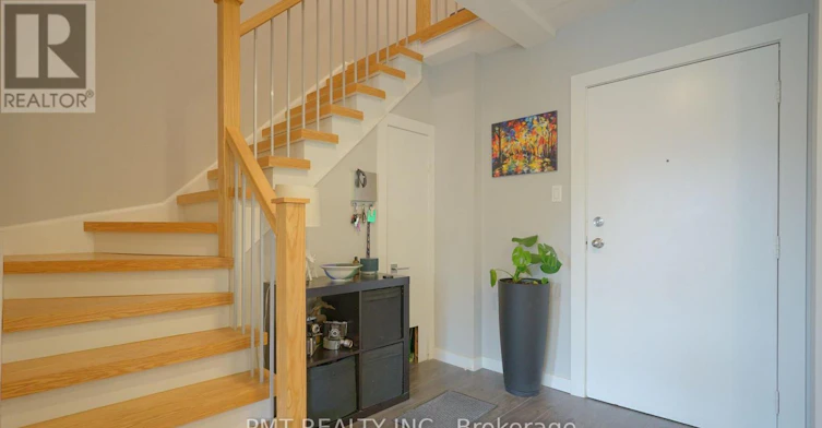 203-10 Cooper Street, Cambridge, ON, N3C 2N2