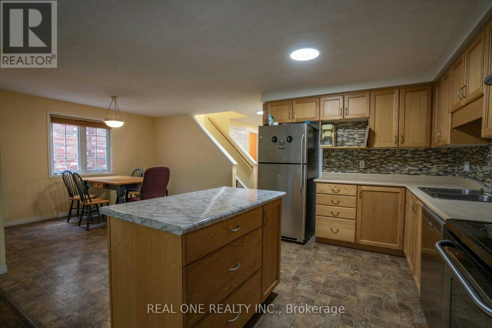 971 Creekside Drive, Waterloo, ON, N2V 2W5 - 7