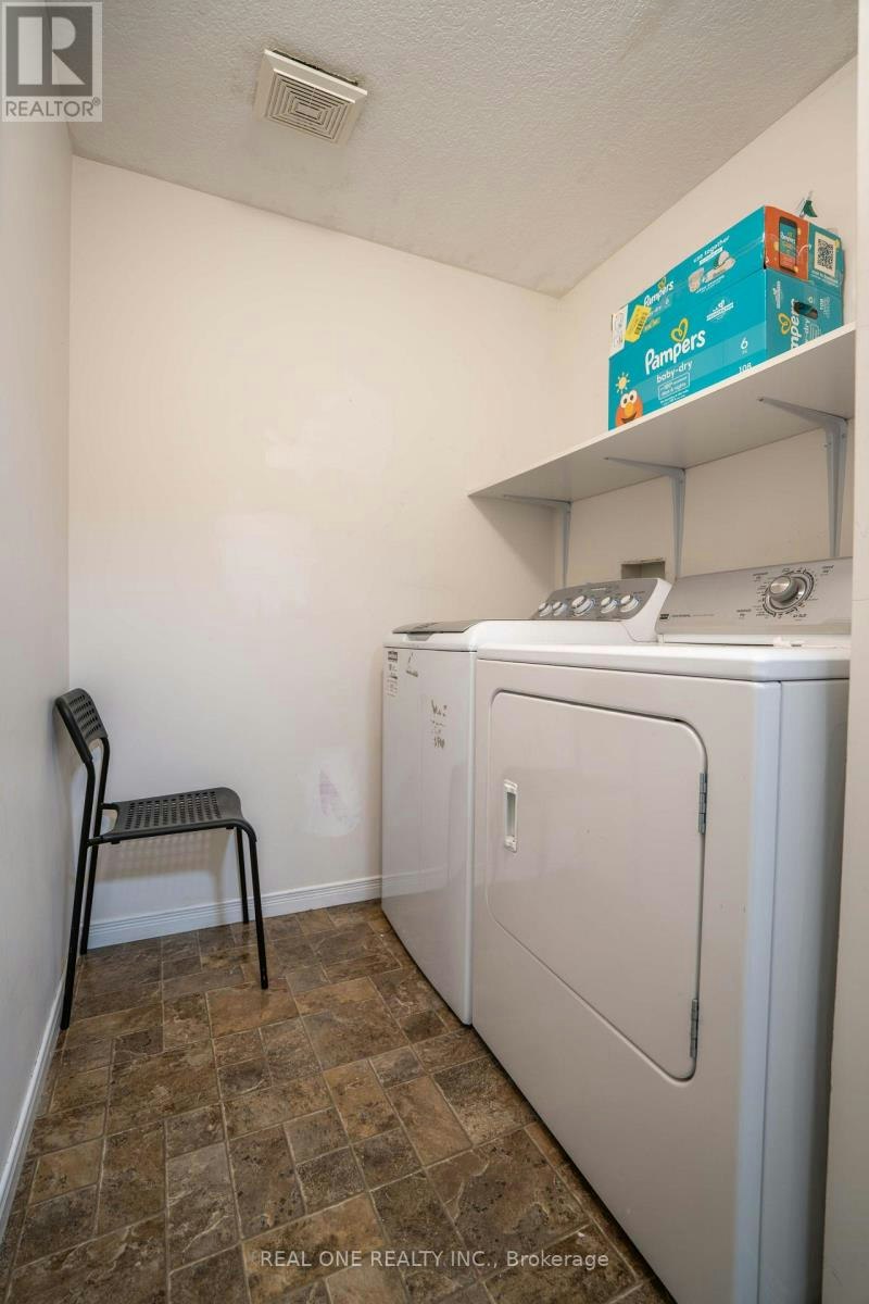 971 Creekside Drive, Waterloo, ON, N2V 2W5 - 11