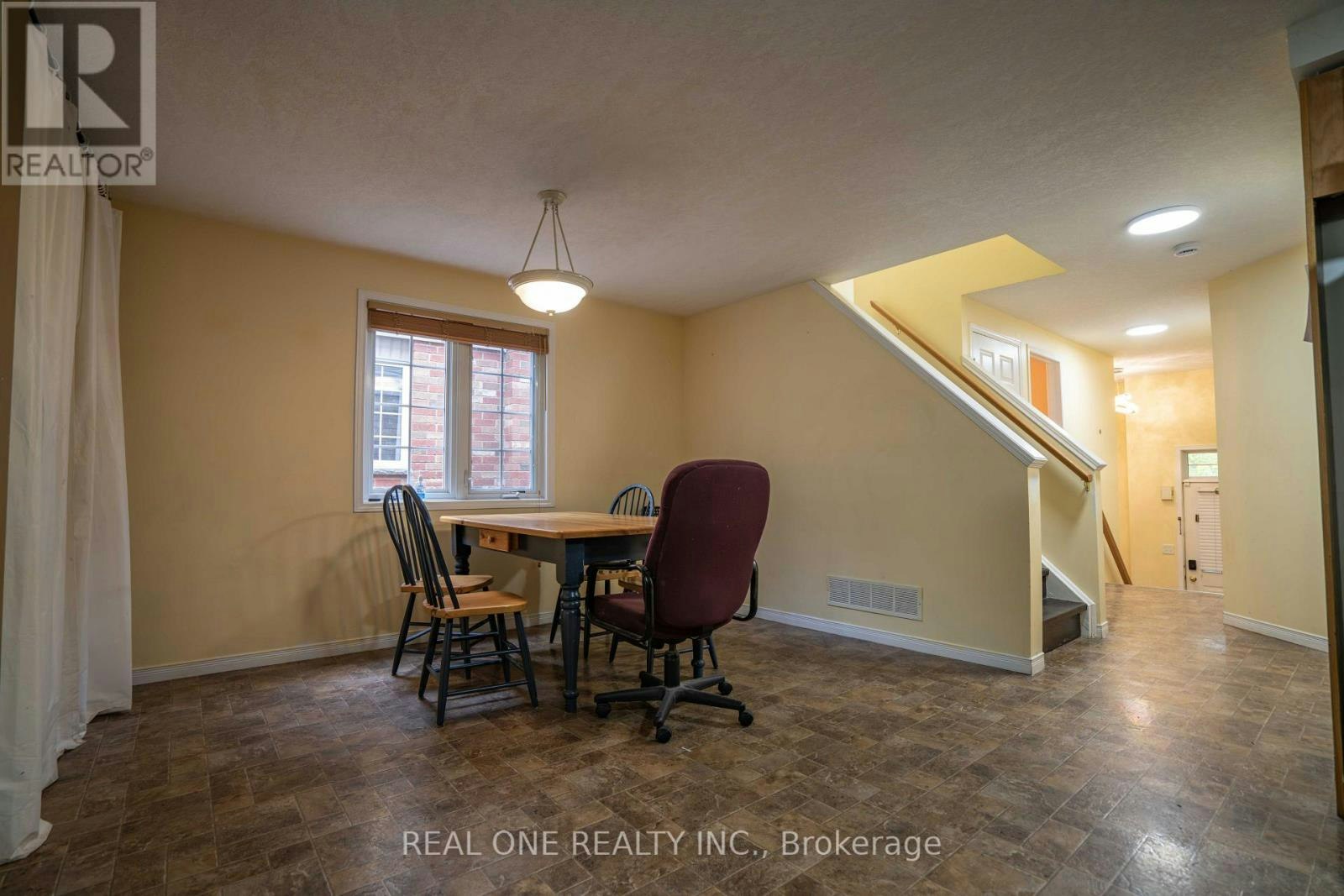 971 Creekside Drive, Waterloo, ON, N2V 2W5 - 8