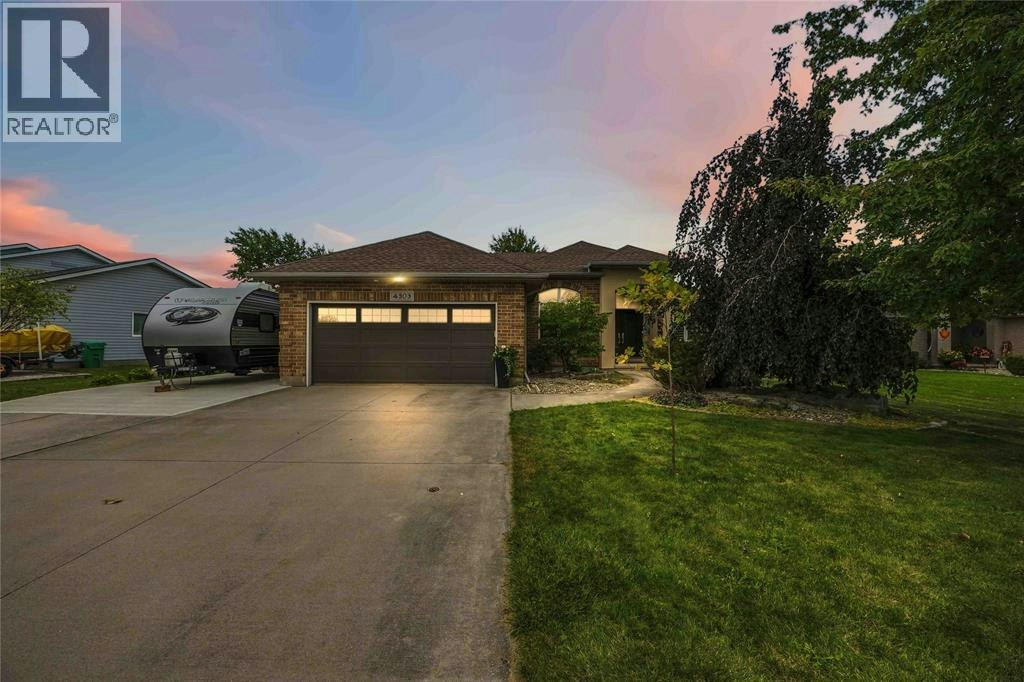 4303 Garden Crescent, Petrolia, ON, N0N 1R0