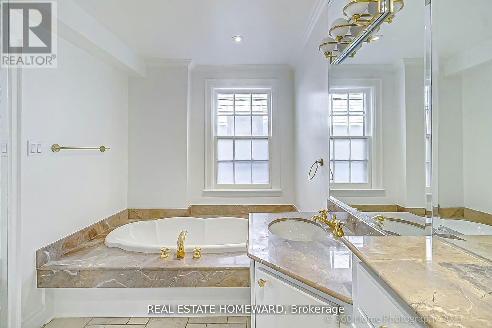 MAIN-12 Highbourne Road, Toronto, ON, M5P 2J2 - 7