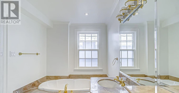 MAIN-12 Highbourne Road, Toronto, ON, M5P 2J2 - 7