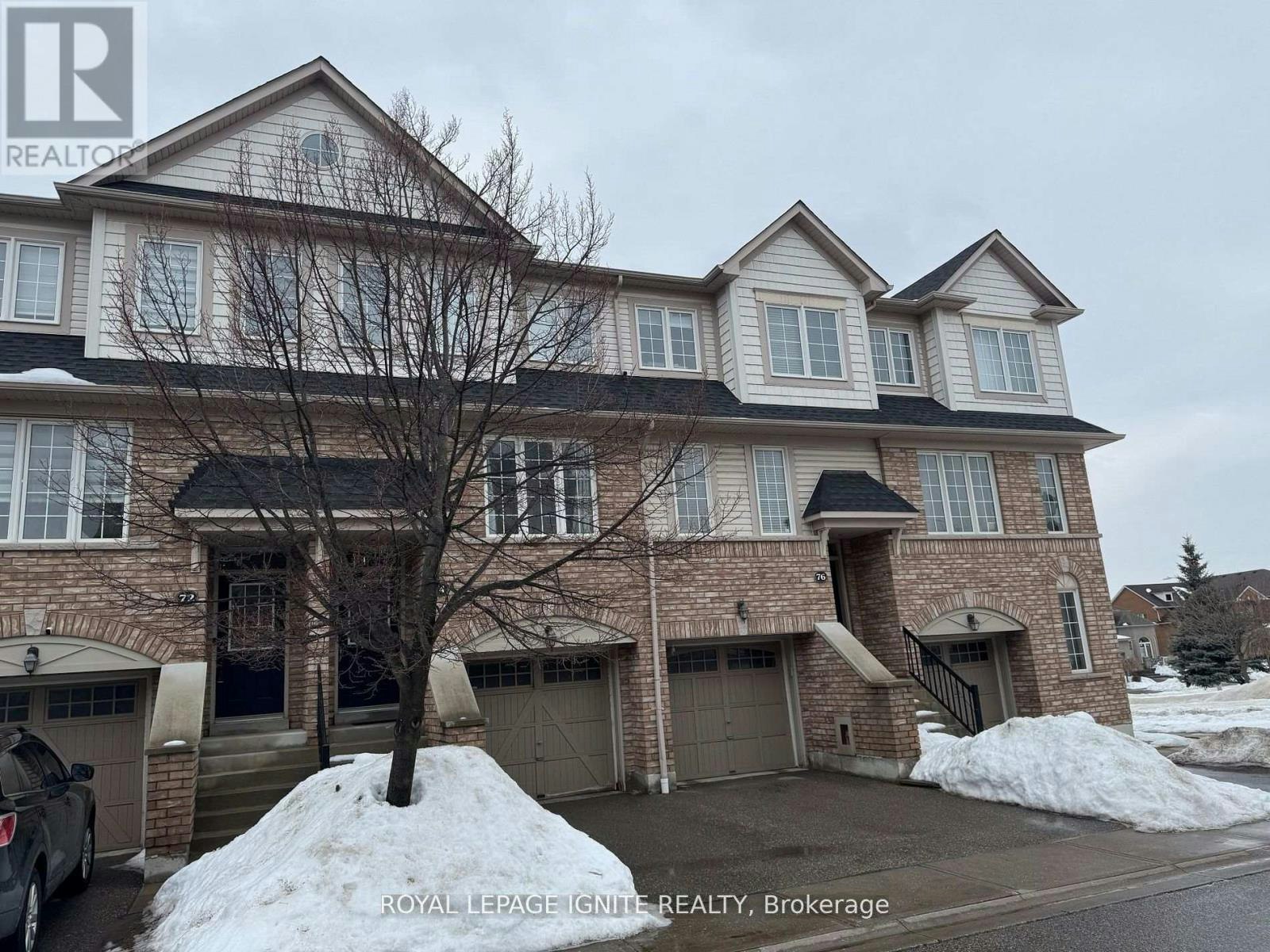 72 Oakins Lane, Ajax, ON, L1T 0H1