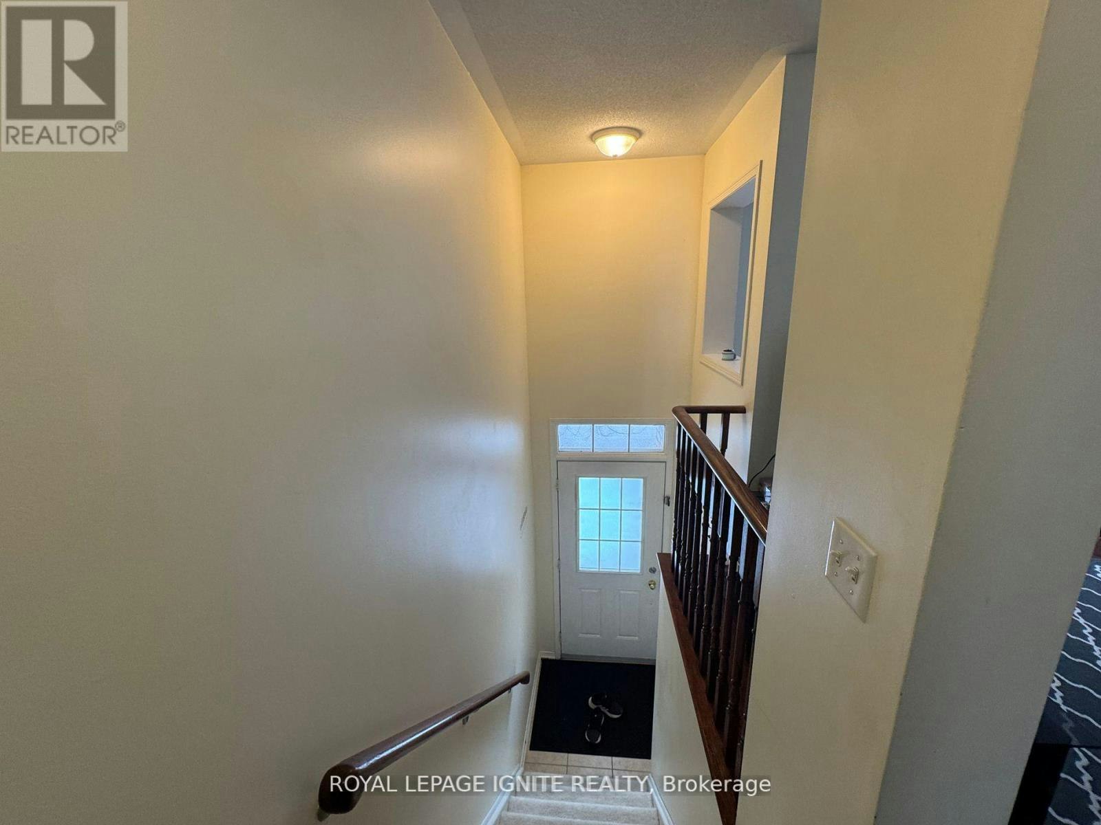 72 Oakins Lane, Ajax, ON, L1T 0H1 - 3