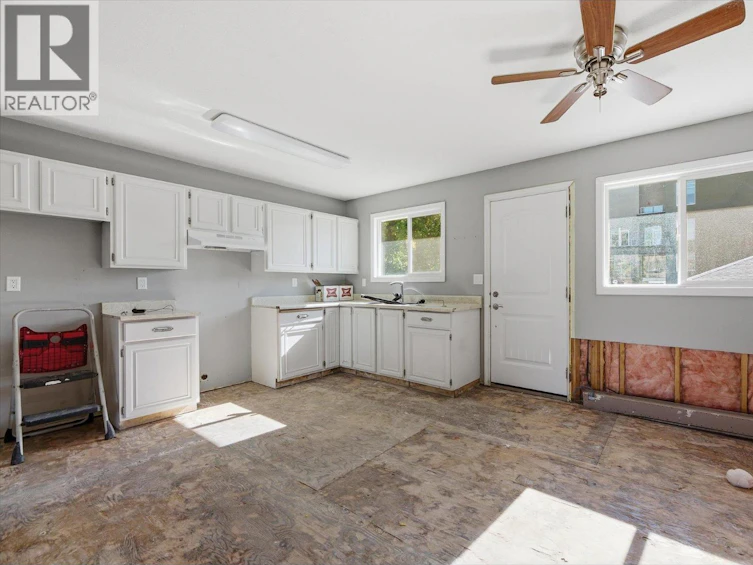 1011-1013 Lawson Avenue, Kelowna, BC, V1Y 6T3 - 54