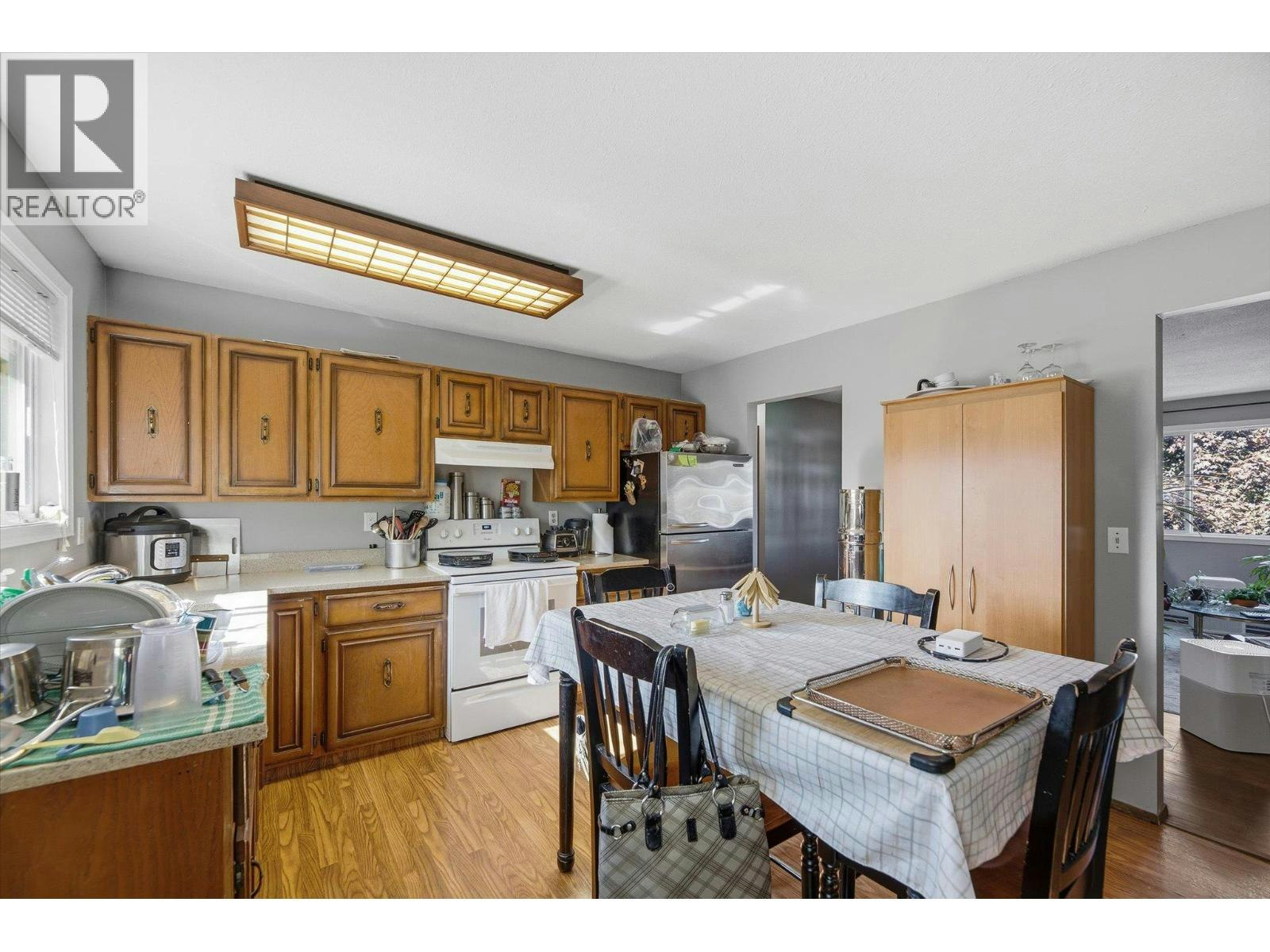1011-1013 Lawson Avenue, Kelowna, BC, V1Y 6T3 - 32