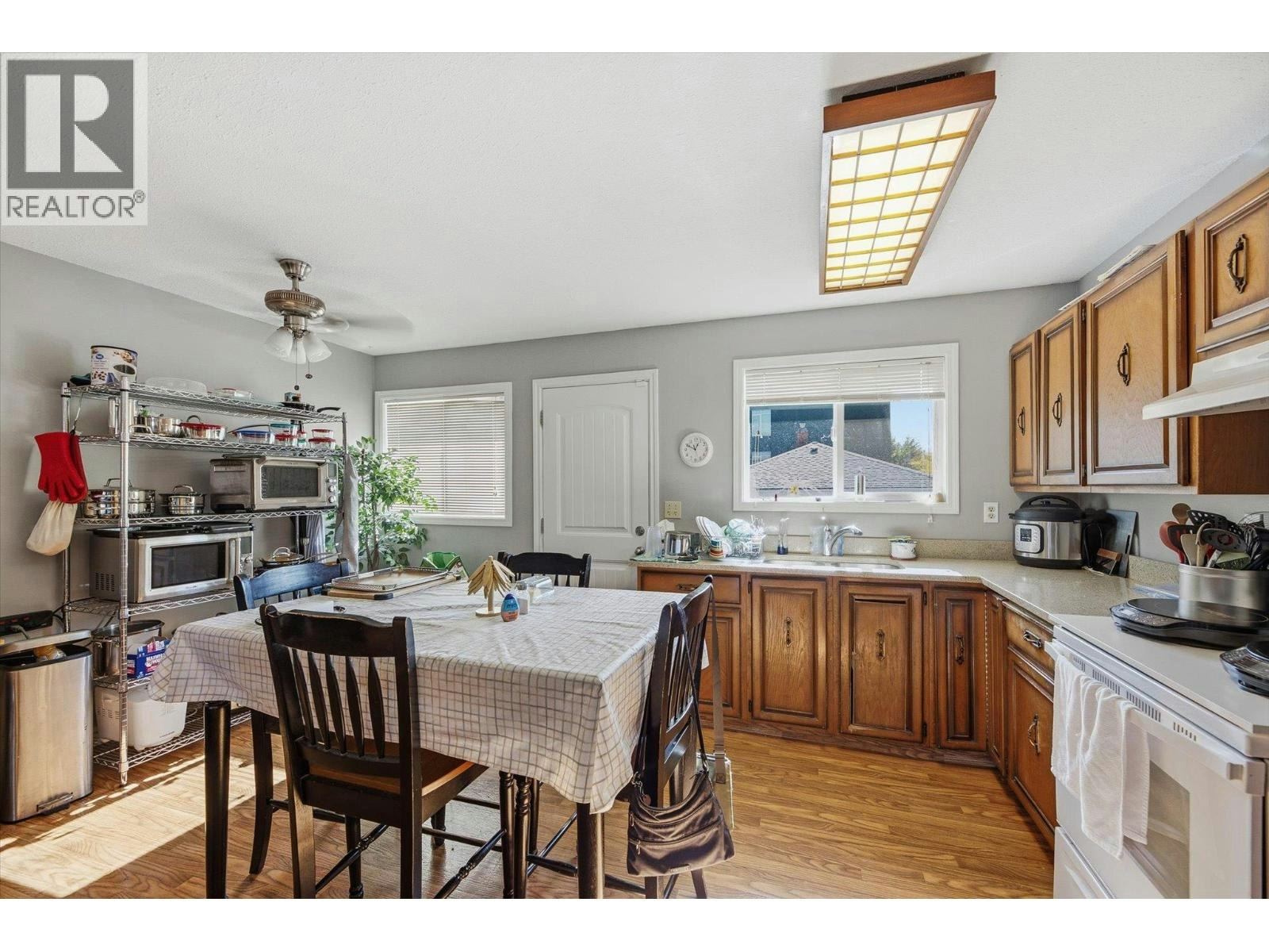 1011-1013 Lawson Avenue, Kelowna, BC, V1Y 6T3 - 34