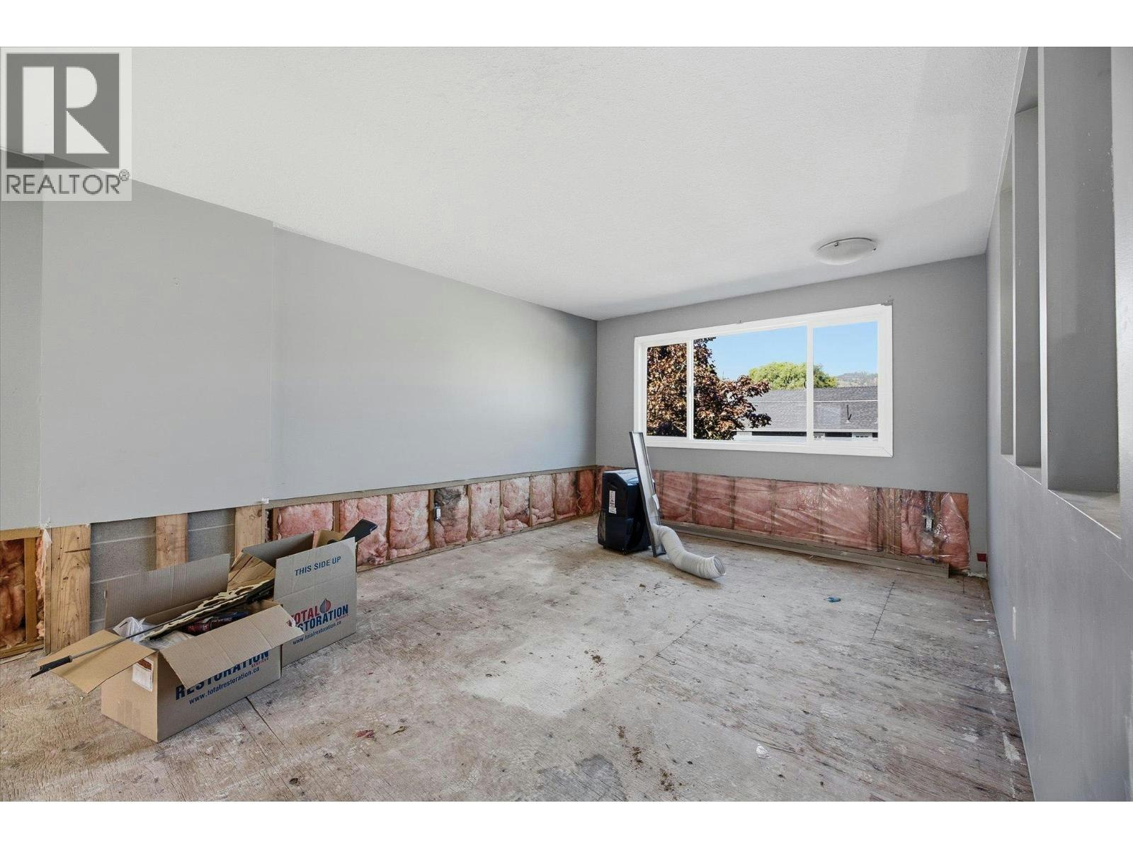 1011-1013 Lawson Avenue, Kelowna, BC, V1Y 6T3 - 52