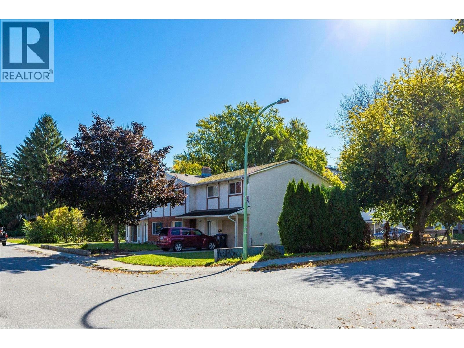 1011-1013 Lawson Avenue, Kelowna, BC, V1Y 6T3 - 15