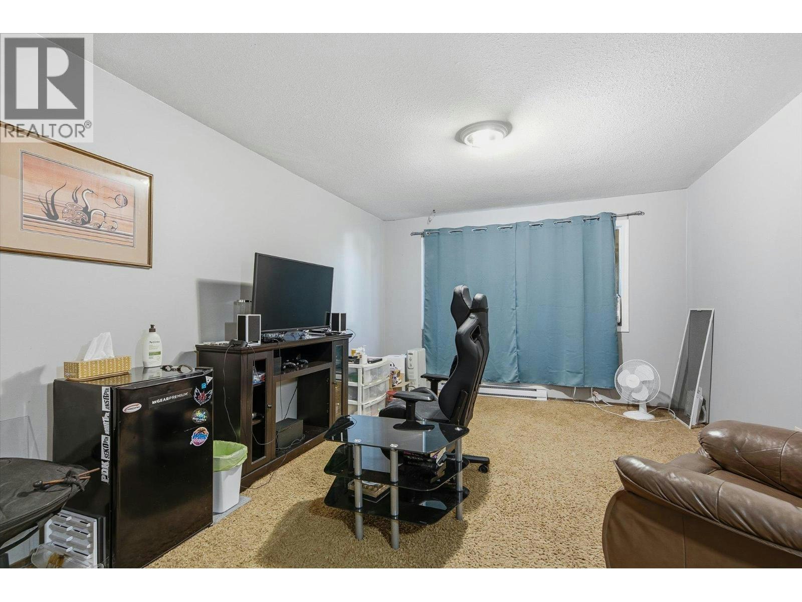 1011-1013 Lawson Avenue, Kelowna, BC, V1Y 6T3 - 40