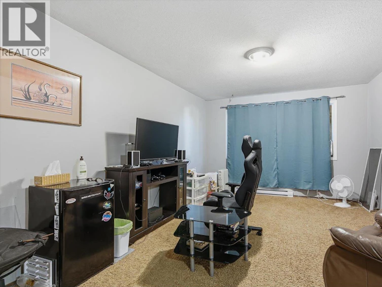 1011-1013 Lawson Avenue, Kelowna, BC, V1Y 6T3 - 40