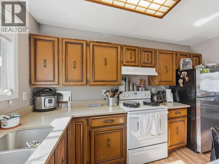 1011-1013 Lawson Avenue, Kelowna, BC, V1Y 6T3 - 33