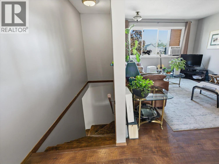 1011-1013 Lawson Avenue, Kelowna, BC, V1Y 6T3 - 28