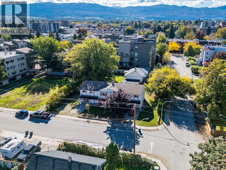 1011-1013 Lawson Avenue, Kelowna, BC, V1Y 6T3 - 6