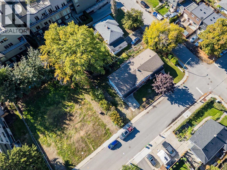 1011-1013 Lawson Avenue, Kelowna, BC, V1Y 6T3 - 23