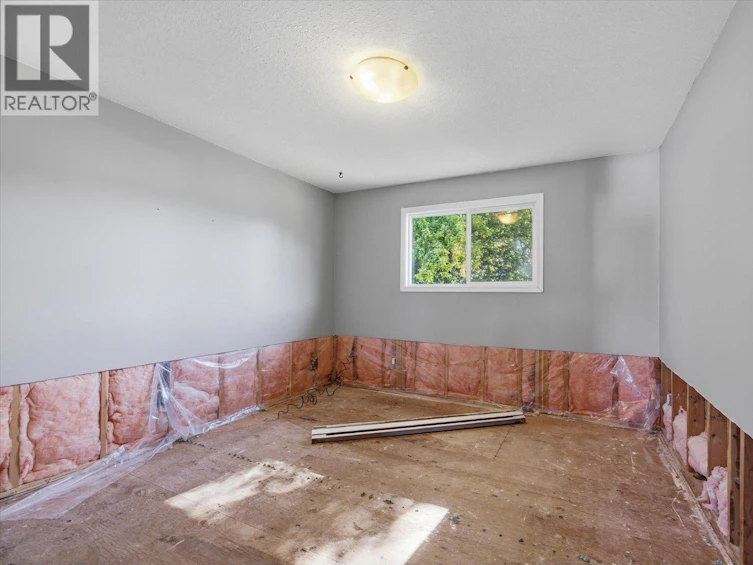 1011-1013 Lawson Avenue, Kelowna, BC, V1Y 6T3 - 56