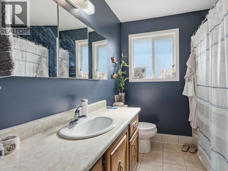 1011-1013 Lawson Avenue, Kelowna, BC, V1Y 6T3 - 38