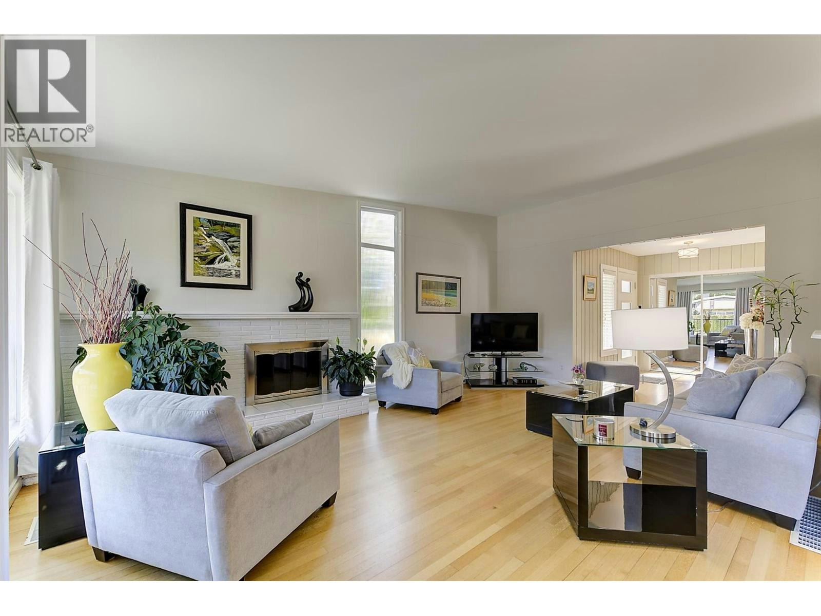 1296 Kelglen Crescent, Kelowna, BC, V1Y 6K5
