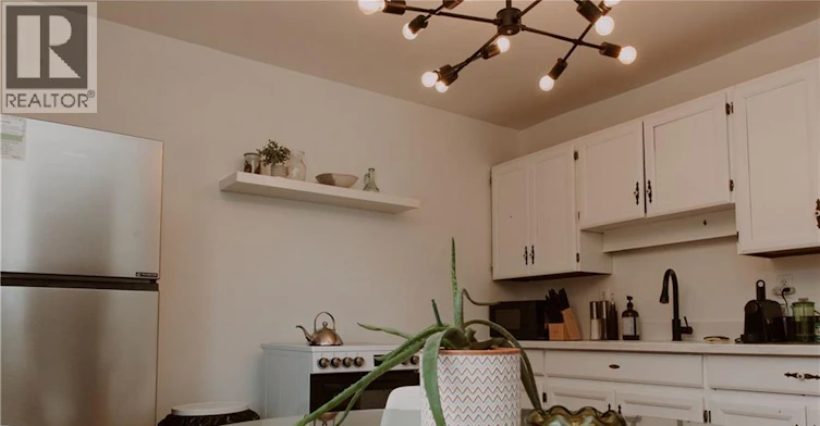 Upper-393 Ontario Street, Stratford, ON, N5A 3H7 - 9