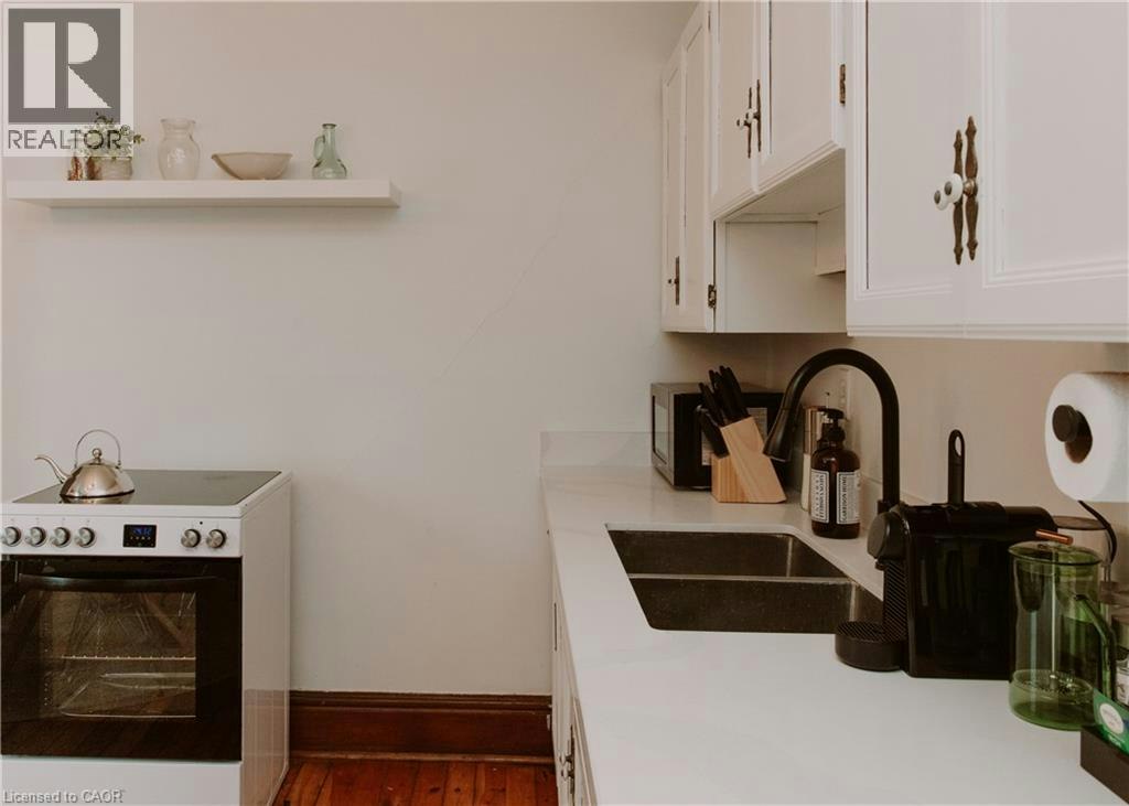 Upper-393 Ontario Street, Stratford, ON, N5A 3H7 - 11