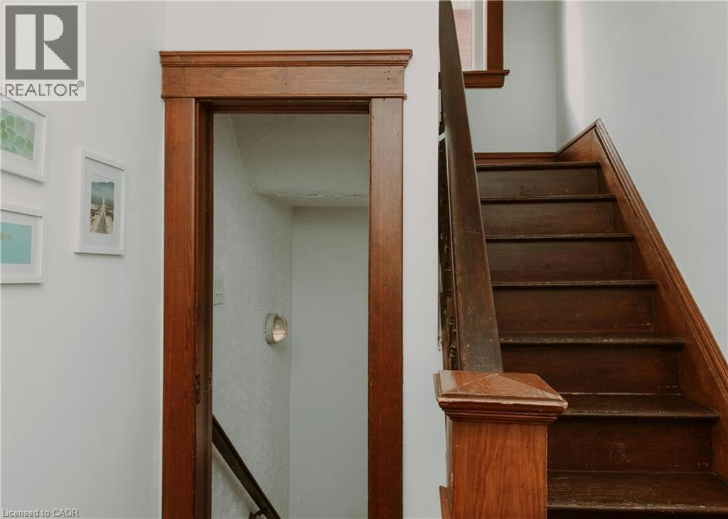 Upper-393 Ontario Street, Stratford, ON, N5A 3H7 - 20