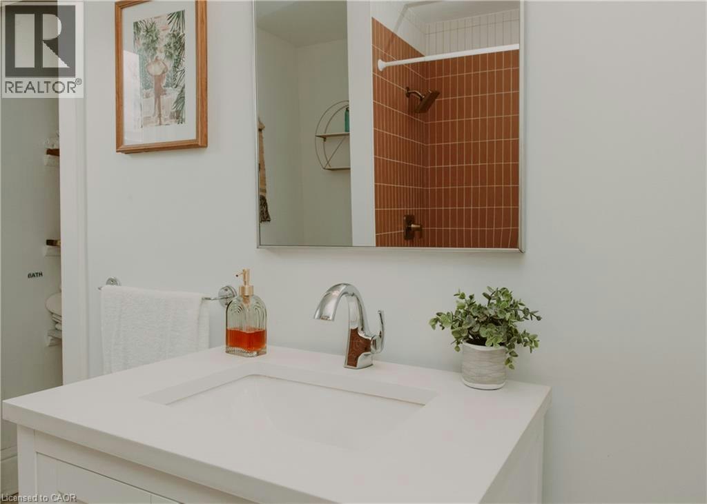 Upper-393 Ontario Street, Stratford, ON, N5A 3H7 - 14