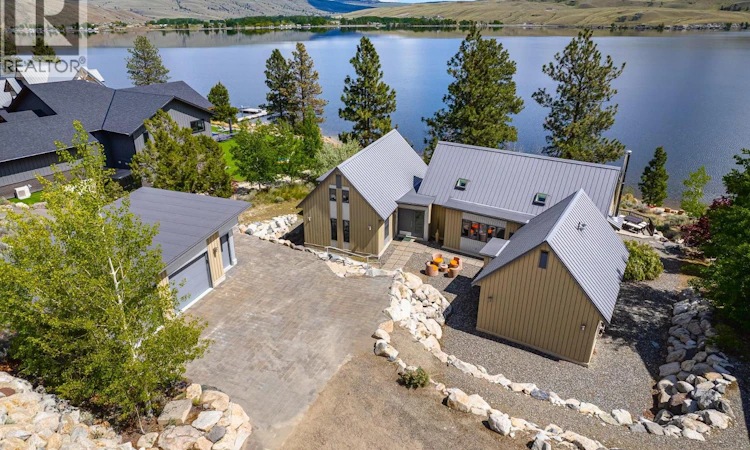 6588 Monck Park Road