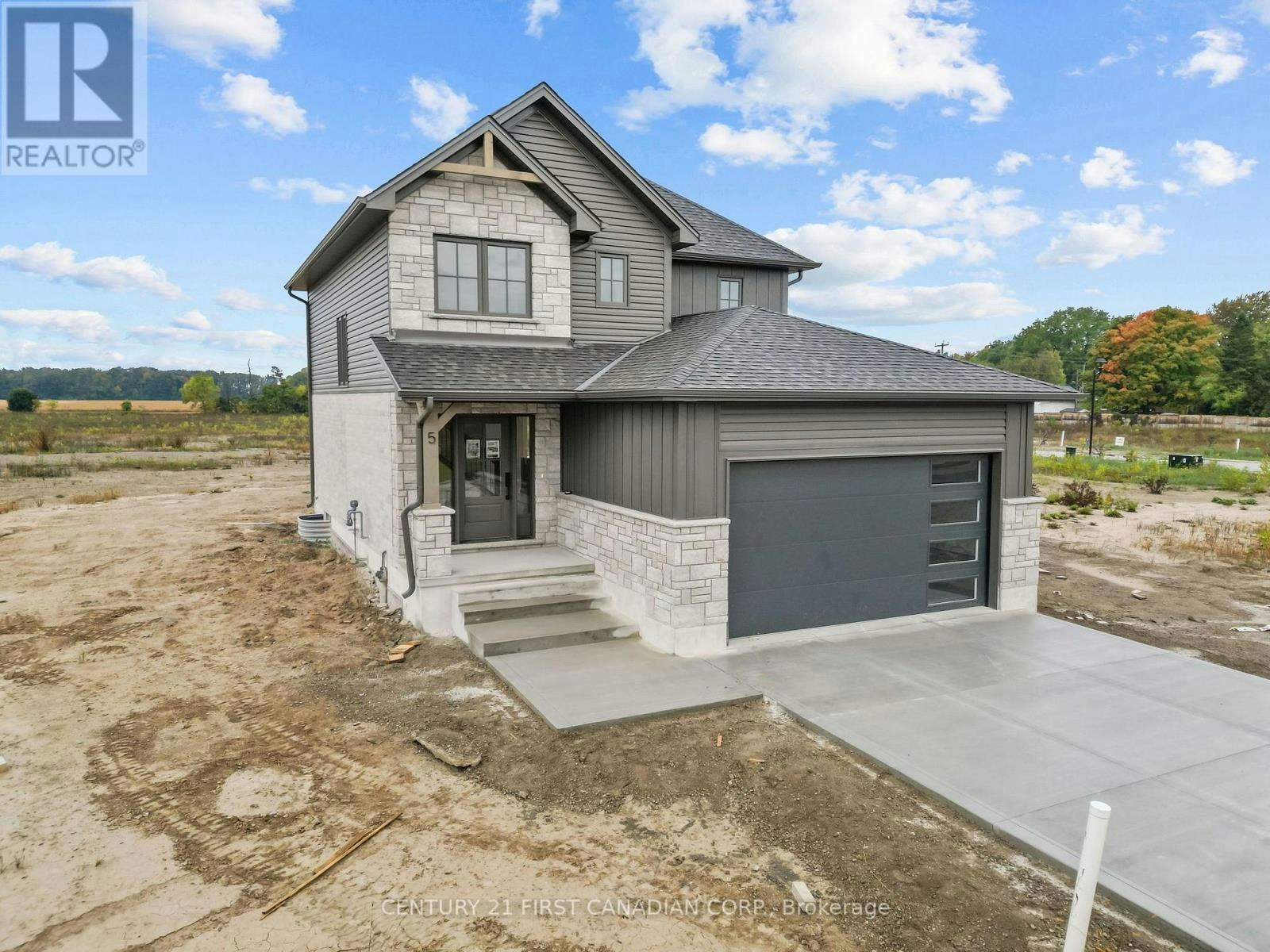 5 Doerr Court, North Middlesex, ON, N0M 1A0
