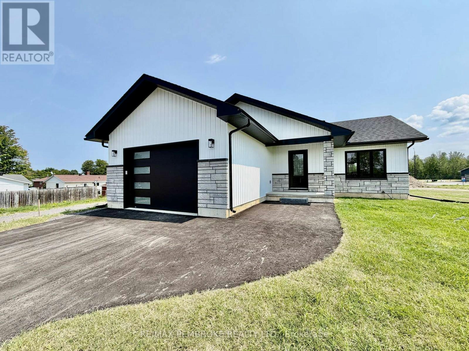 19 Eddy Crescent, Pembroke, ON, K8A 0M1