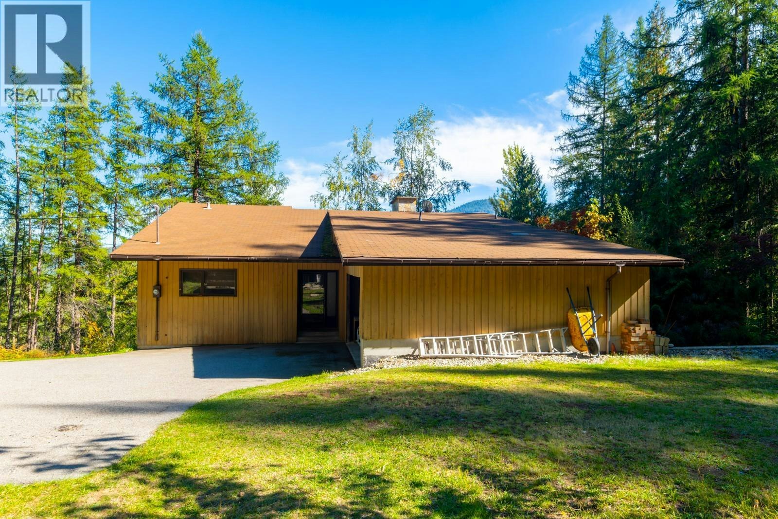 807 Spokane Street, Rossland, BC, V0G 1Y0