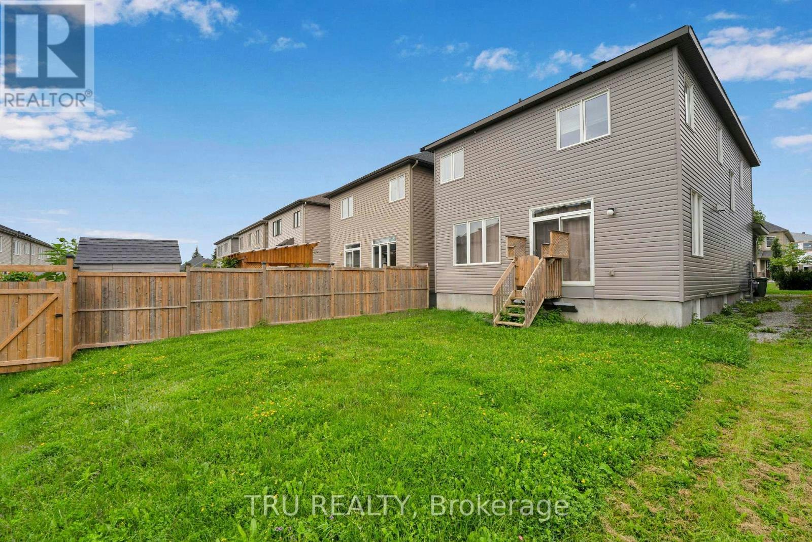 207 Quarter Horse Street, Ottawa, ON, K2S 0X8 - 2