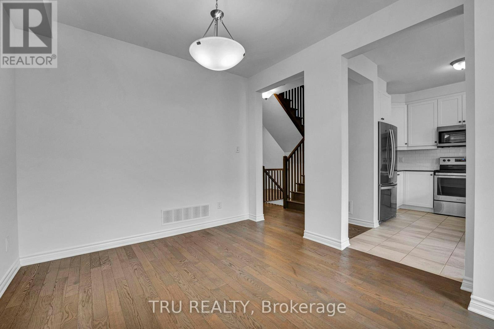 207 Quarter Horse Street, Ottawa, ON, K2S 0X8 - 9