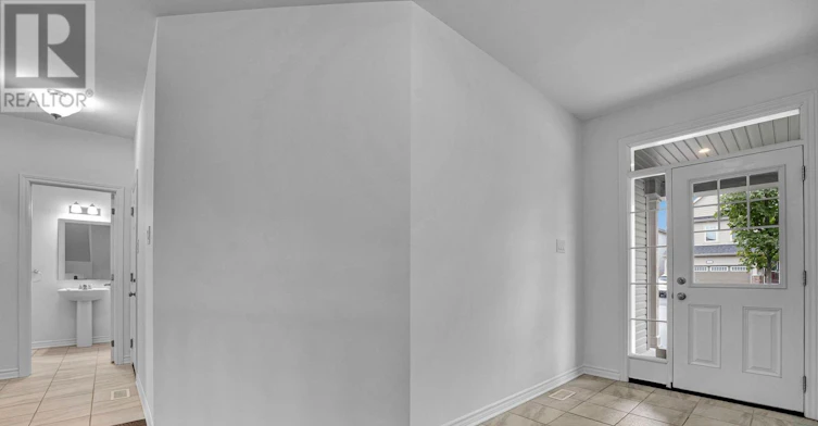 207 Quarter Horse Street, Ottawa, ON, K2S 0X8 - 4