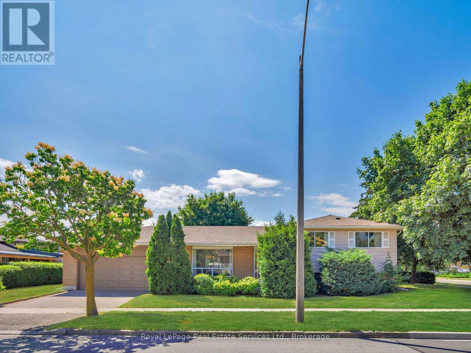 1 Mosswood Lane, Toronto, ON, M9V 1M3