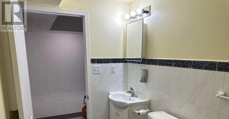 BSMT-11 Seasons Drive, Toronto, ON, M1X 1X4 - 14