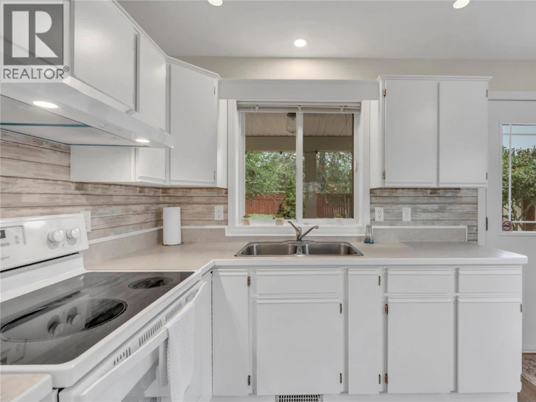 114 Vancouver Place, Penticton, BC, V2A 1A7 - 40