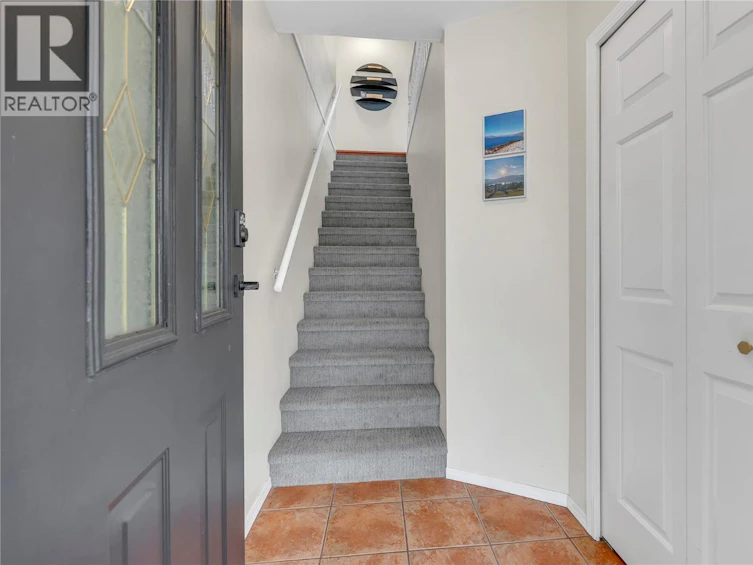 114 Vancouver Place, Penticton, BC, V2A 1A7 - 2