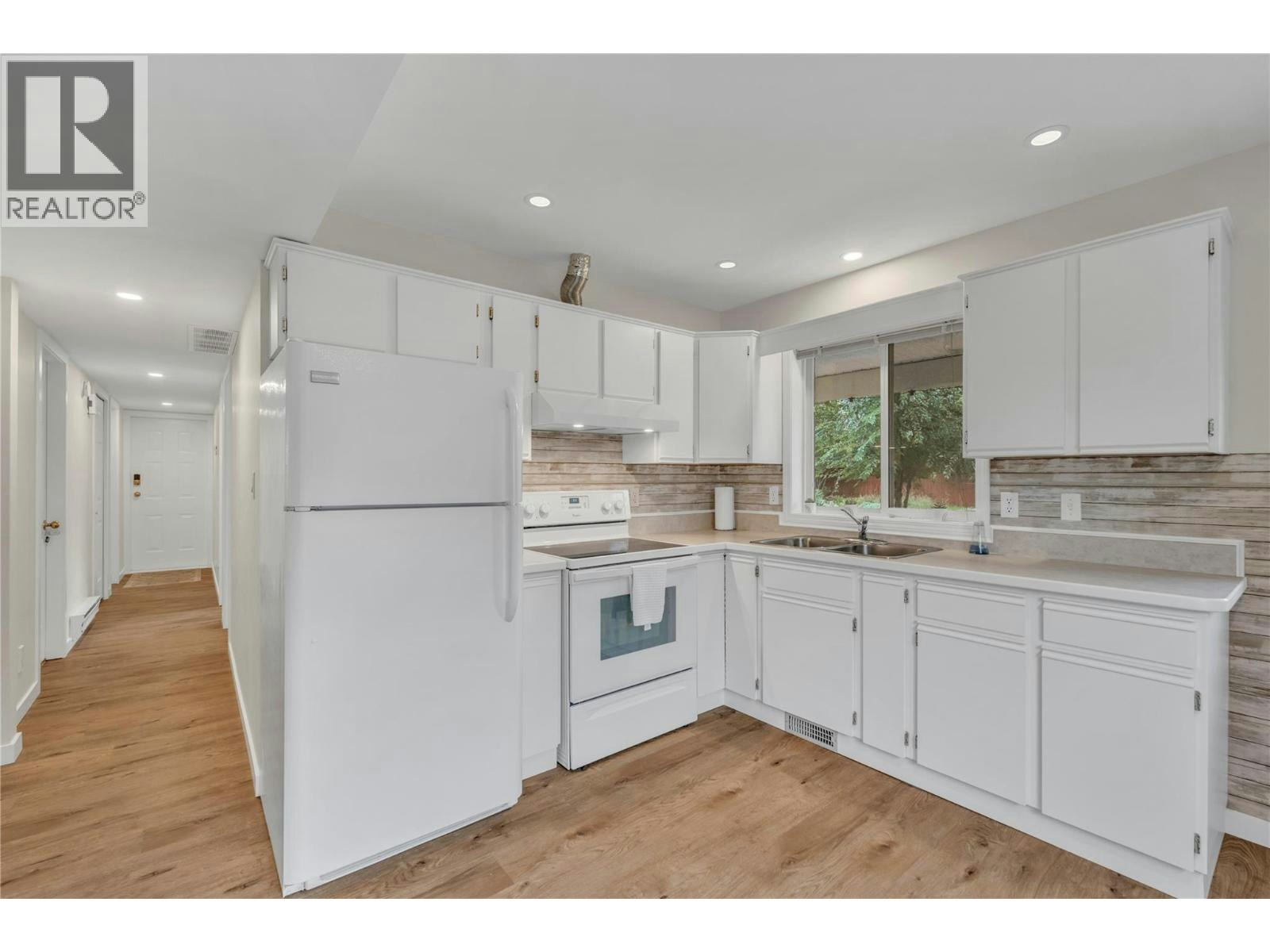 114 Vancouver Place, Penticton, BC, V2A 1A7 - 37