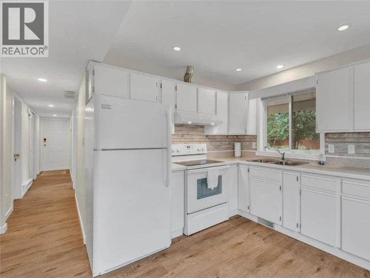 114 Vancouver Place, Penticton, BC, V2A 1A7 - 37