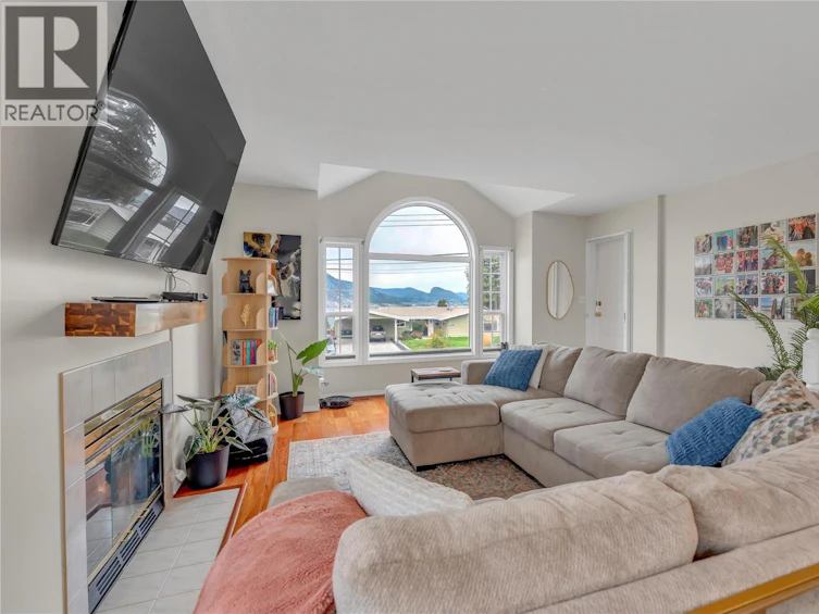 114 Vancouver Place, Penticton, BC, V2A 1A7 - 4