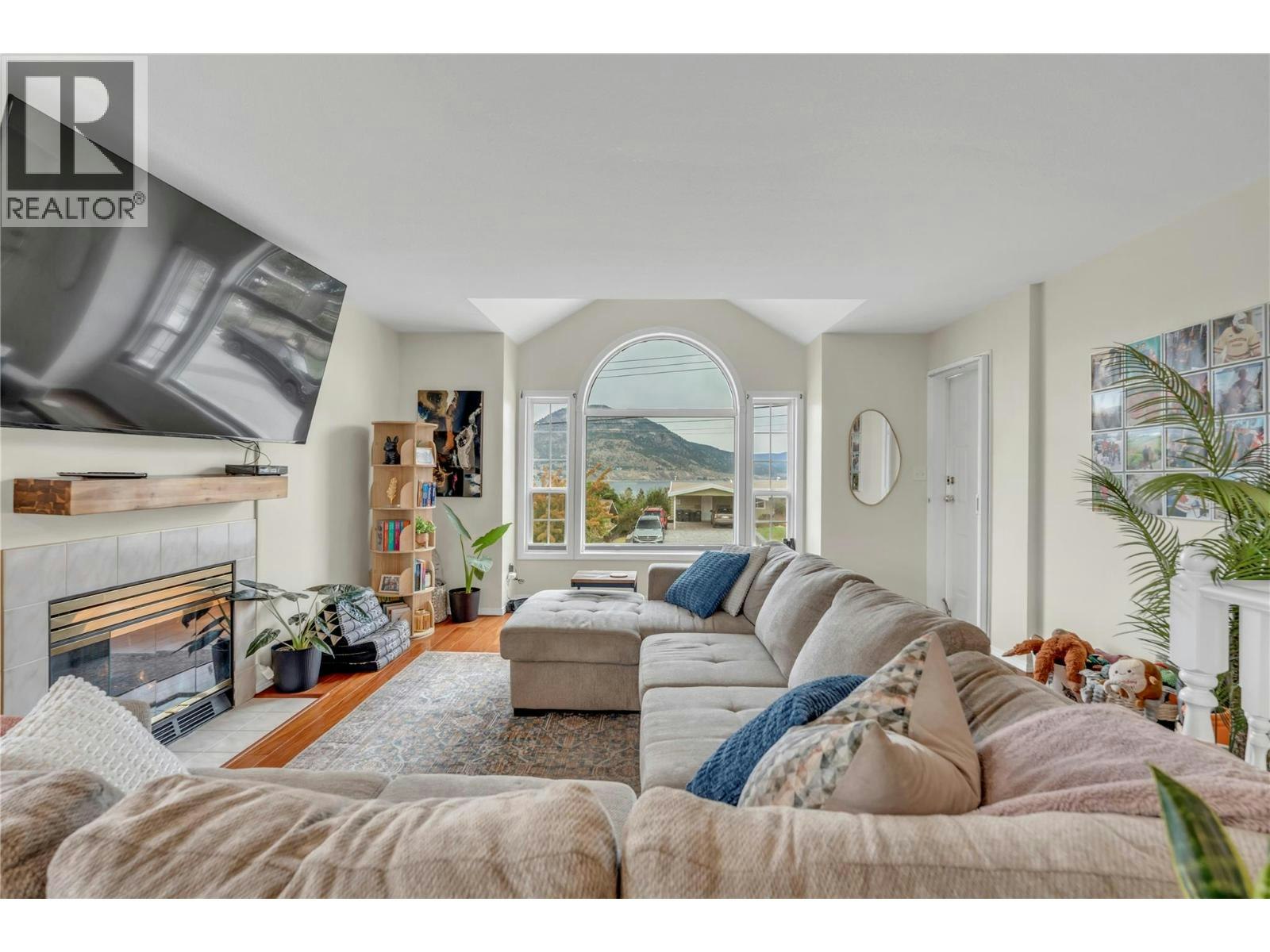 114 Vancouver Place - 5