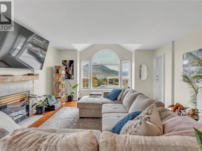 114 Vancouver Place - 5