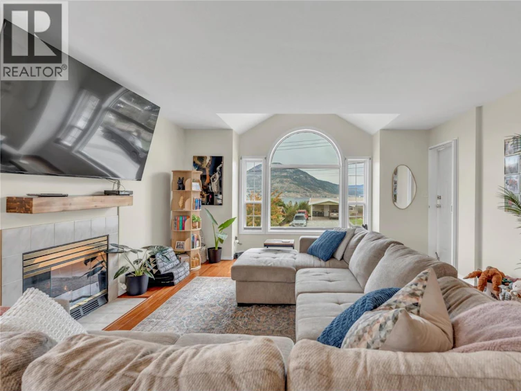 114 Vancouver Place, Penticton, BC, V2A 1A7 - 5