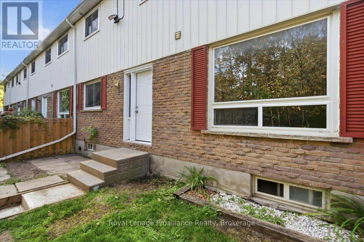 3-11 Tracey Park Drive, Belleville, ON, K8P 4R4