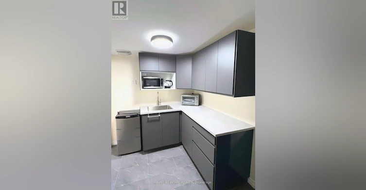 204 - 198-200 Queen Street W, Toronto, ON, M5V 1Z2 - 5