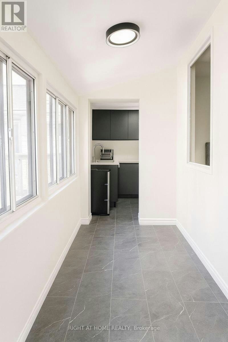 204 - 198-200 Queen Street W, Toronto, ON, M5V 1Z2 - 3