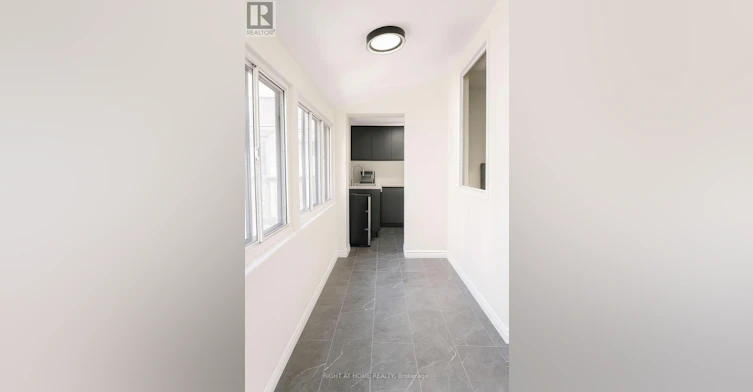 204 - 198-200 Queen Street W, Toronto, ON, M5V 1Z2 - 3