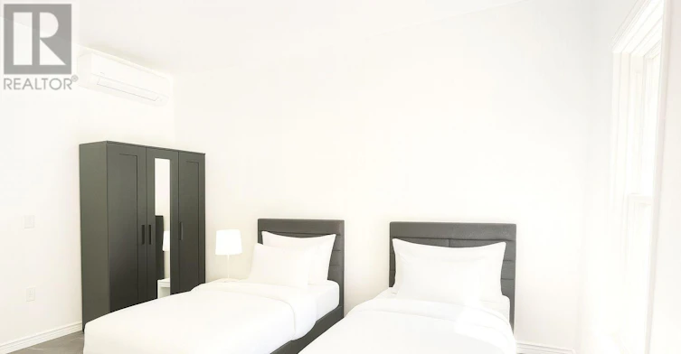 207 - 198-200 Queen Street W, Toronto, ON, M5V 1Z2 - 2